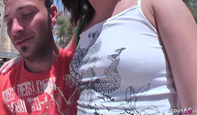 Teen goes to a porn casting outdoors, gets the role and her pussy creamed too