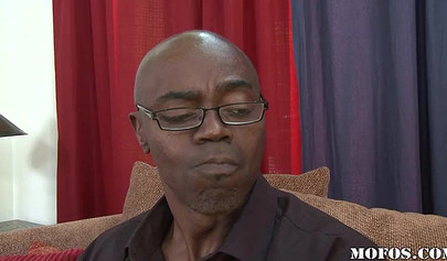 Realtor agent with a massive black schlong fucks a thick teen to make a sale