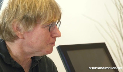 Old dog scores a professional type blonde teen and worships her feet and body