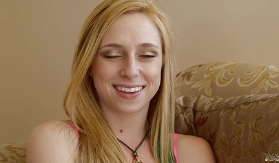 Dazzling blonde teenie Taylor White gives an amazing blowjob to a big fat cock