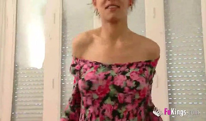 18+ teen chick loves to fuck older guys who are experienced in filling holes