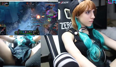 Hot e-girl plays league of legends while she masturbates and shows her boobs