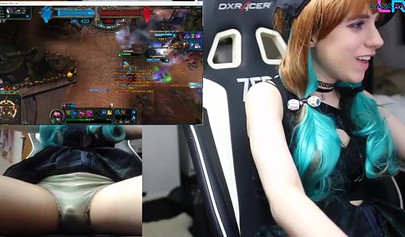 Hot e-girl plays league of legends while she masturbates and shows her boobs