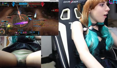 Hot e-girl plays league of legends while she masturbates and shows her boobs