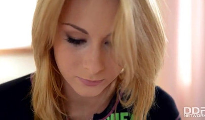 Teen Alice Marshall gets her cunt nicely licked and then gets fucked in ass