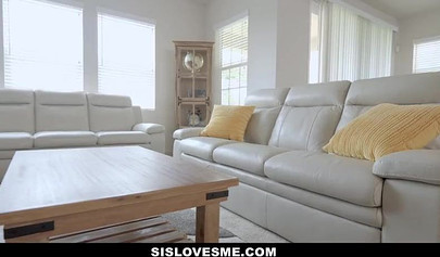 Teenage stepsister catches stepbrother watching pornos and blows him nicely