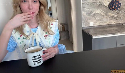 He helped a girl in the park and she repaid the favor at her place.