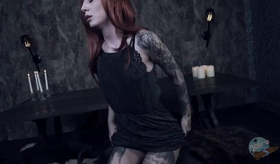 Game of thrones cosplay fuck involving teenage girls pleasing a nice huge dick