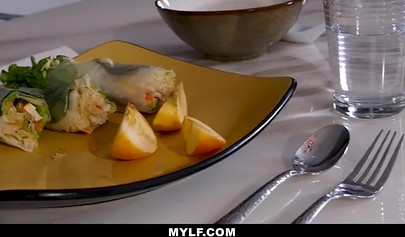 Lesbian MILF seduces young teenage babe and practices scissors with her pussy