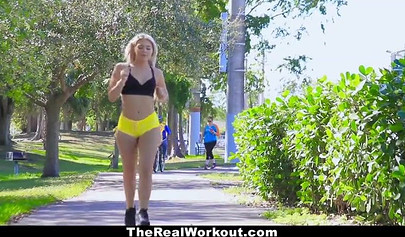 Athletic blonde teenie Rharri Rhound gives an amazing blowjob and rides him deep