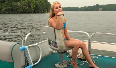 Blonde teen stepsis gets her small wet cunt creamed in public on a nice boat