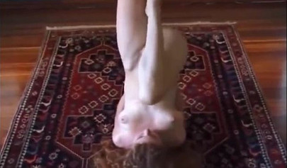Hot teen practices yoga outside in the public all naked with her private parts