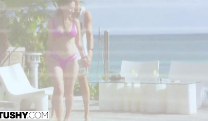 Teen meets her favorite musician on a beach and gets fucked in his huge house