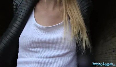 Guy tricked and fucked hot girl in public