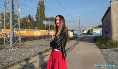 Guy tricked and fucked hot girl in public