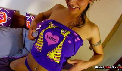 Hot ass teen let her BF to nail her butthole