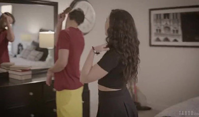 Carolina Sweets and Whitney Wright make threesome with Lucas Frost