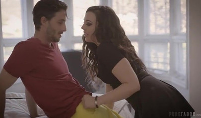 Carolina Sweets and Whitney Wright make threesome with Lucas Frost