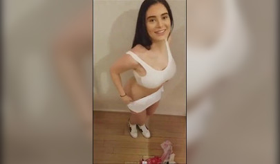 Hot babes having sex in shopping mall