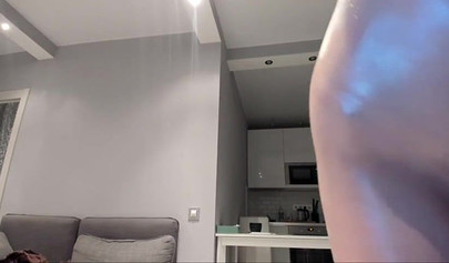 Busty webcam babe teasing with her oiled body