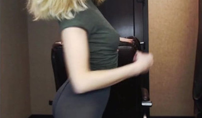 Beautiful teen big hot big ass went wild on webcam