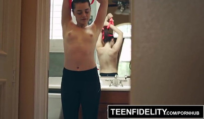 Cute Kylie Quinn gets pussy massage with creampie