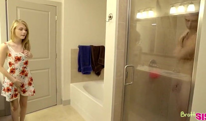 Blonde teens Elsa Jean and Hannah Hays found a big cock for their tight and wet pussies