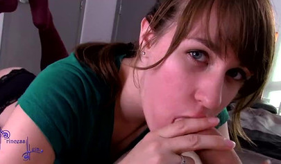 Brunette beauty Princess Leia let her stepbro to creampie her pussy