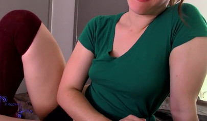 Brunette beauty Princess Leia let her stepbro to creampie her pussy