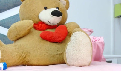 Naughty teen slides ohmibod in her tiny ass and masturbates on webcam