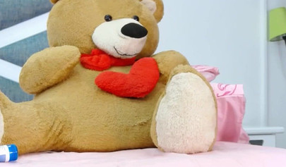 Naughty teen slides ohmibod in her tiny ass and masturbates on webcam