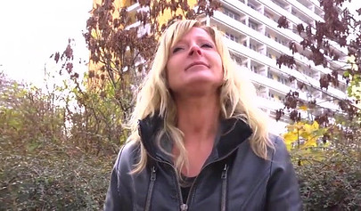 Amateur blonde mom gets some hardcore action for some cash