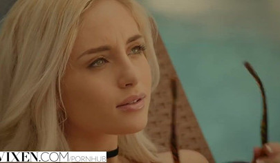 Petite blonde Naomi Woods seducing her stepbrother