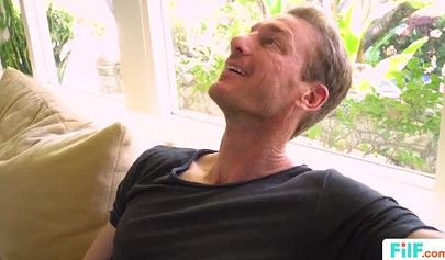 Petite babe Honey Gold wants that big cock deep in her shaved cunt