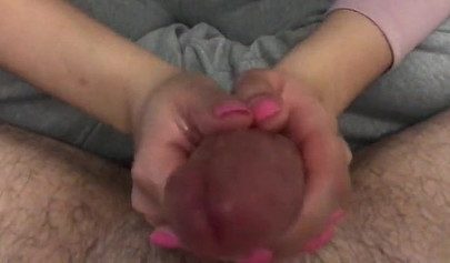 Sensual handjob by sexy amateur girl