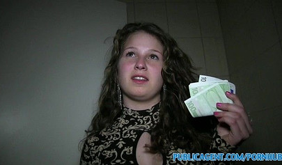 Foolish amateur teen gets creampied for money