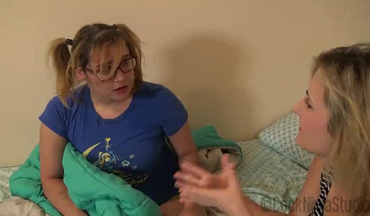 Amateur mom wants her daughter to fuck her new stepdad