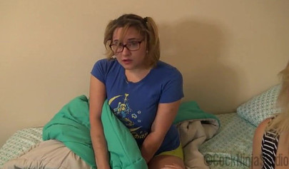 Amateur mom wants her daughter to fuck her new stepdad