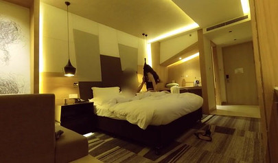 Nasty banging in a hotel room with Chinese hoe