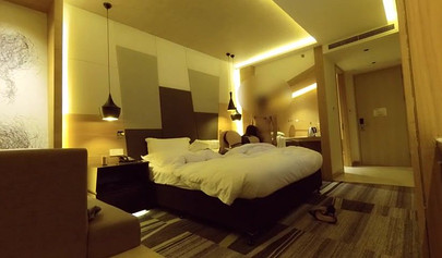 Nasty banging in a hotel room with Chinese hoe