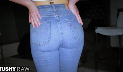 Brunette bitch Riley Reid oils her asshole for huge dick