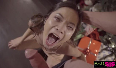 Tyler Nixon gets his petite young Vina Sky for new year