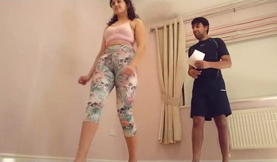 Asian whore with big ass kneels and gets her pussy pleasured by a horny dude