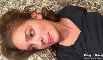 Sweet teen Mary Moody gives us her facial expressions while masturbating