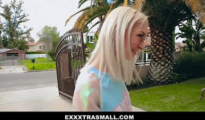 Blonde bitch Chloe Temple gets pulled up and fucked hardcore