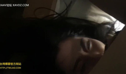 Sexy Japanese offers her hairy pussy to a car driver