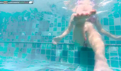 Amateur Russian teen Codefuck masturbates and rubs her pussy in swimming pool