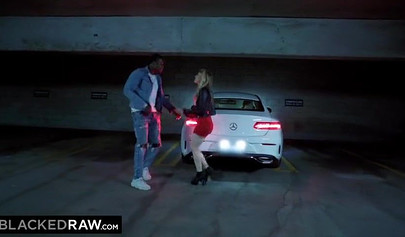 Blonde slut Ivy Wolfe rolls her eyes back when bbc drills her soft muff