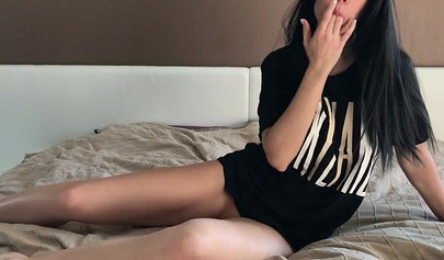 Lovely babe with big tits masturbates before going out