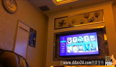 Amateur banging with Japanese teen hottie in a hotel room